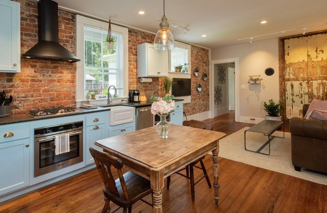 Garden Apt |Lux Extended Stay in Downtown Belmont