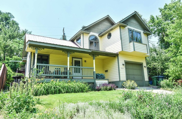 Garden Home Downtown: Splendid 3 Bedroom House in Historic Neighborhood