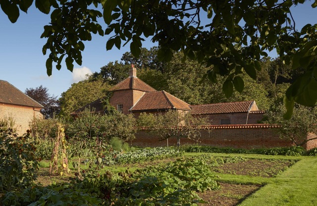 Garden House - a beautiful cottage at Wolterton Park sleeping 6 guests