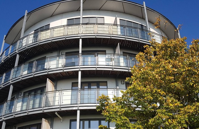 Garland Modern Apartment Greenhithe 1 with Parking
