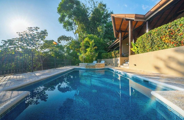 Gated Luxury-Sleeps 13-Ojochal-Near to beaches