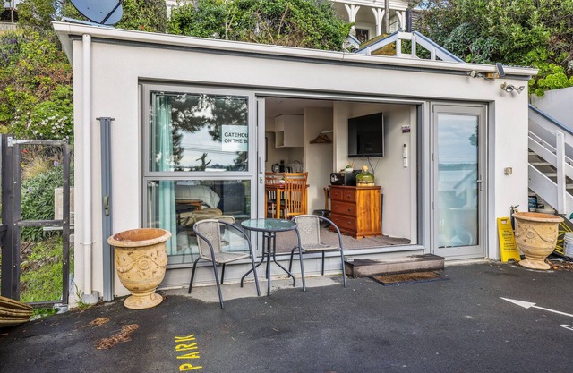 Gatehouse on the Bay - Christchurch Holiday Unit