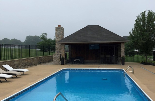 Gathering Place- heated pool and hot tub, 7 bedrooms, 5 baths- 599 a night