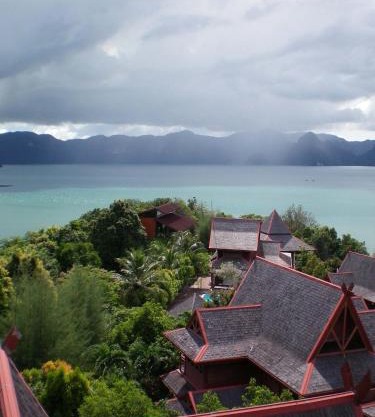 Gaze: Entire Modern Tropical Seaview Villa