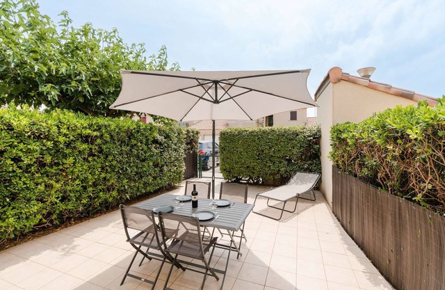 GB1-124 : Spacious and comfortable villa with AC