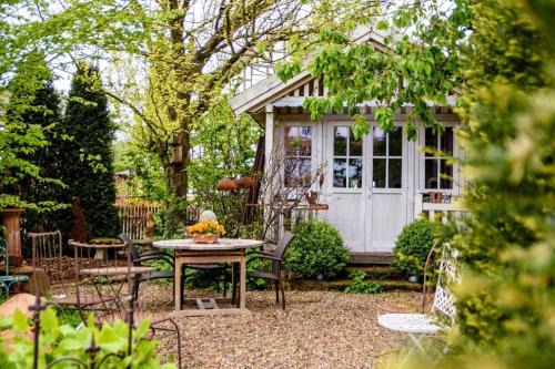 Gemütliche Wohnung in Bracht mit Garten