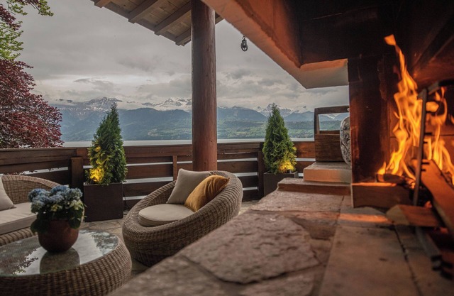 Gemütliches Chalet mit Panoramasicht auf See und Berge