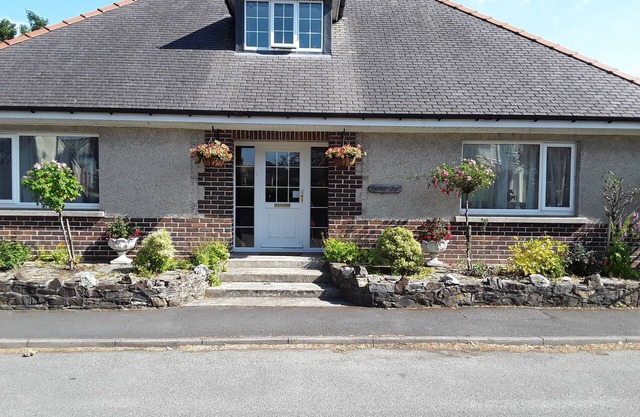 Genaur Glyn - outstanding location overlooking the river Teifi - sleeps 6