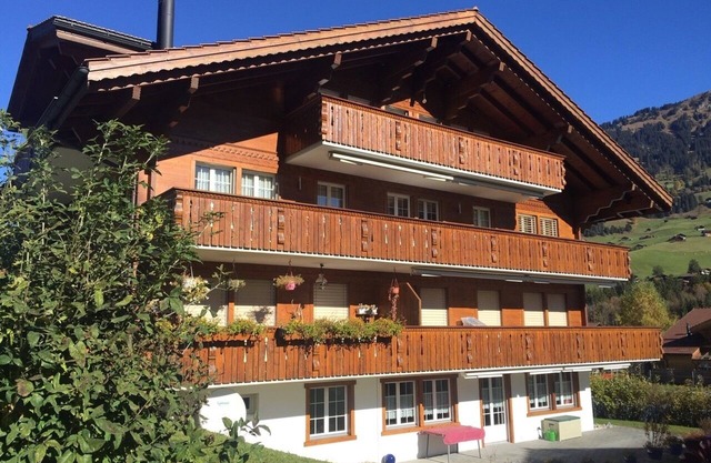 Generous apartment with breathtaking view, centrally located, with elevator