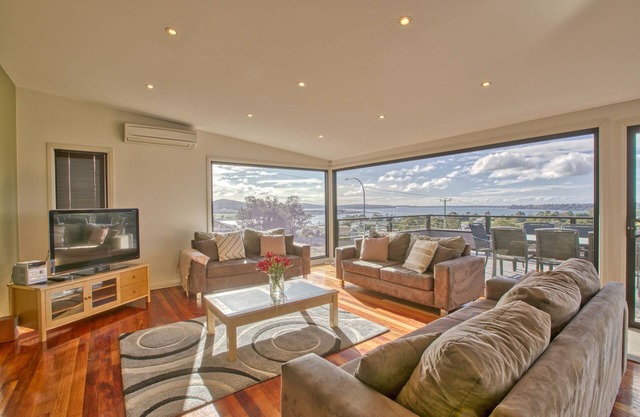 Georges Bay Luxury St.Helens