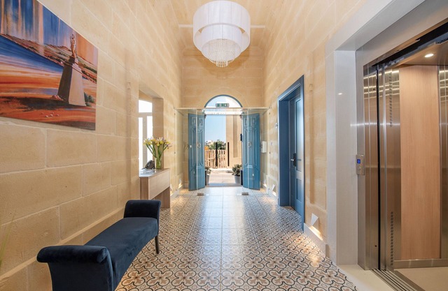 Georges Boutique Living