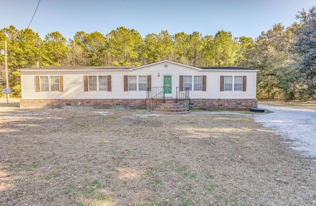 Georgetown Home w/Deck ~ 13 Mi to Black River!