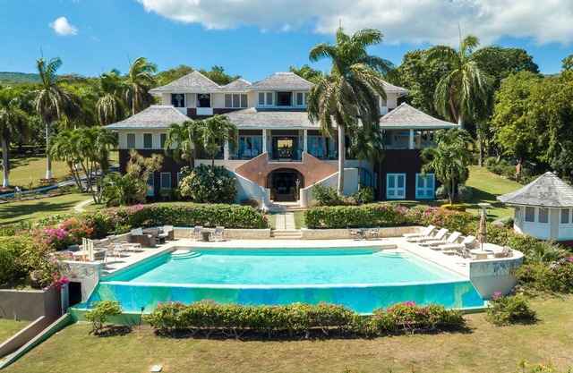 Georgian Heaven Villa Estate - Exclusive Private Rental in Rose Hall