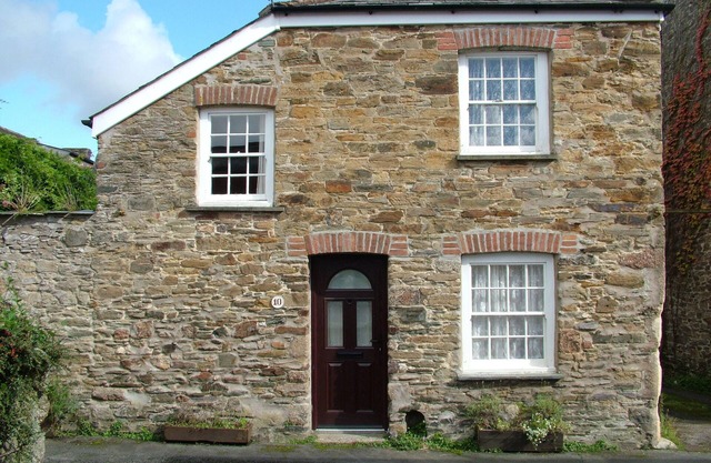 Geranium Cottage ,Detached three bedroom cottage, centre of Lostwithiel PL22