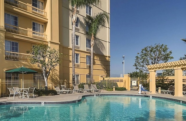 Get Ready for Adventure! Spacious unit Awaits! Close to iFLY Indoor Skydiving!