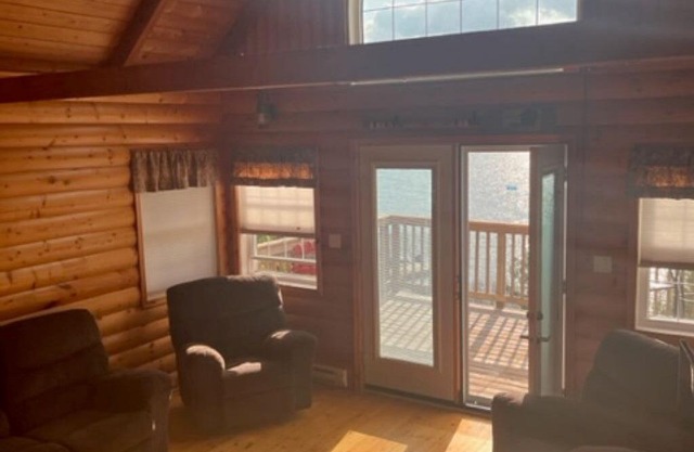 Getaway/Fishing Cabin on Famous Eagle Lake