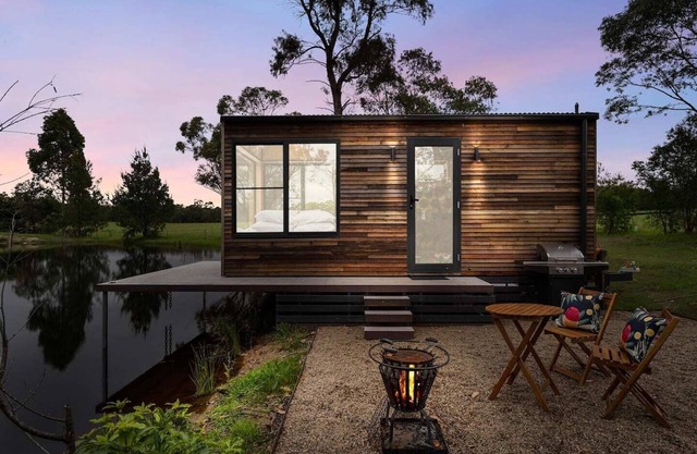 Getawayz NSW - 'Banksia' Designer Tiny Home w/stunning dam views