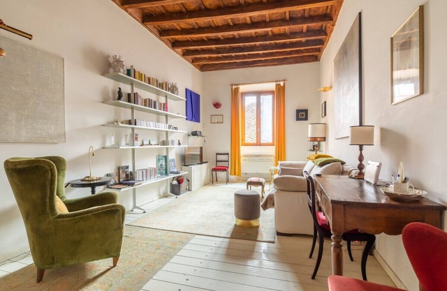 Ghetto Elegant Apartment