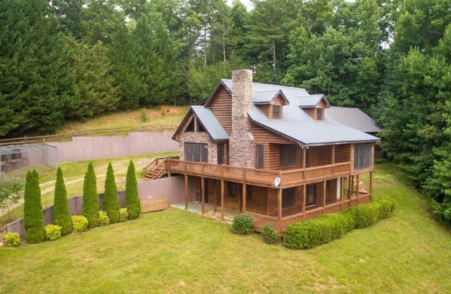 Gigi`s Place,4br/3ba,Wifi,Walk in tub, sleeps 10 - Pet Friendly