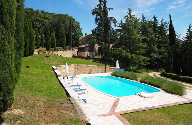 Ginestra, house with outdoor patio and overlooking the common swimming pool