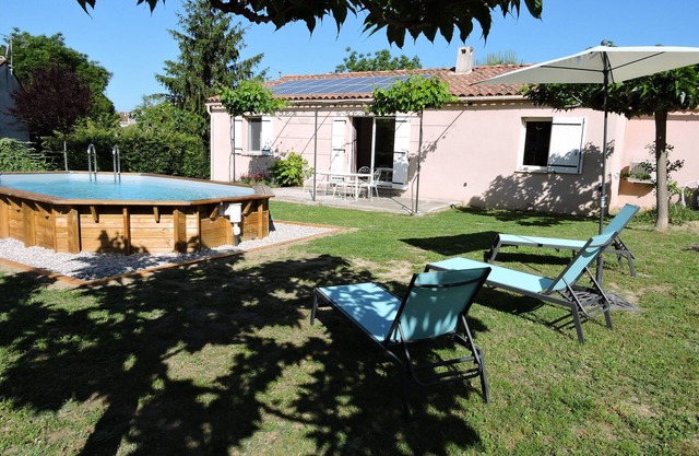 Gite de la treille. Air-conditioned detached house sleeps 6, 3* label