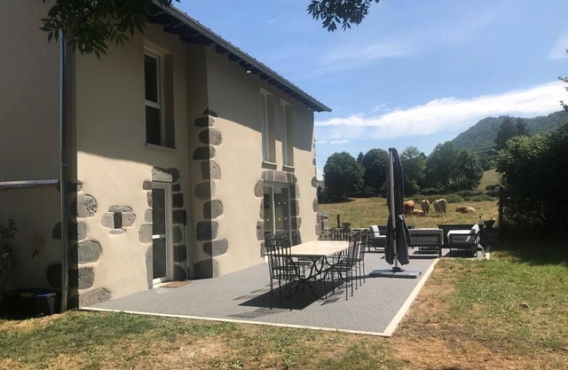 Gite Jussac, 3 bedrooms, 8 persons