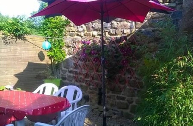 Gite la Glycine 30 mins from the Sea