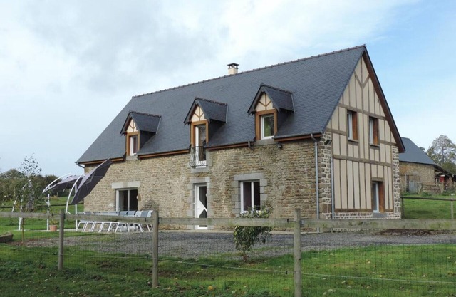 Gite Landisacq, 5 bedrooms, 12 persons