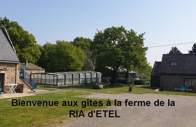 Gite Le Pressoir with swimming pool