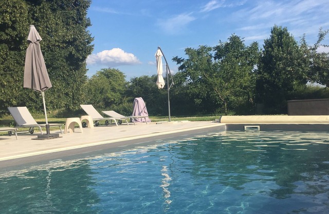 Gîte with swimming pool in the countryside!