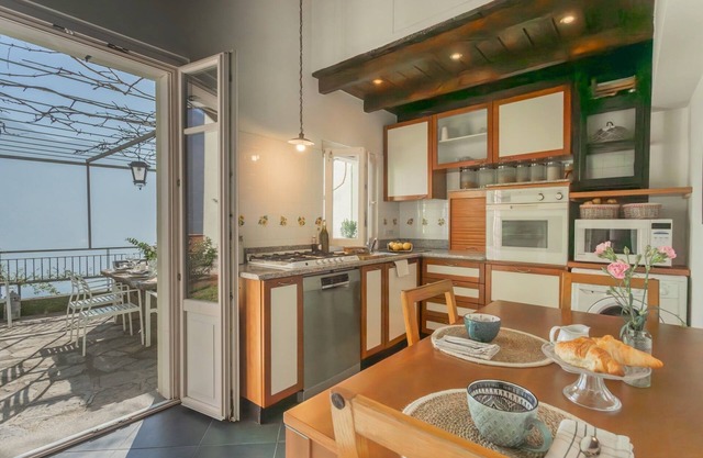 Giuliano's House - Amazing Lake View