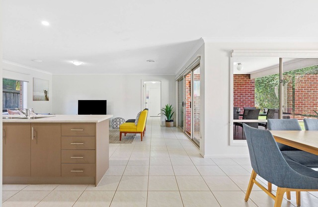 Give your family the holiday they deserve (sleeps 9)