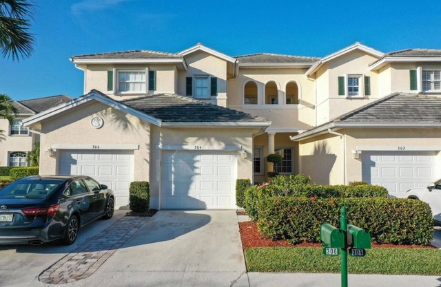 GL 304 Pond View Townhome Welcome to Paradise!