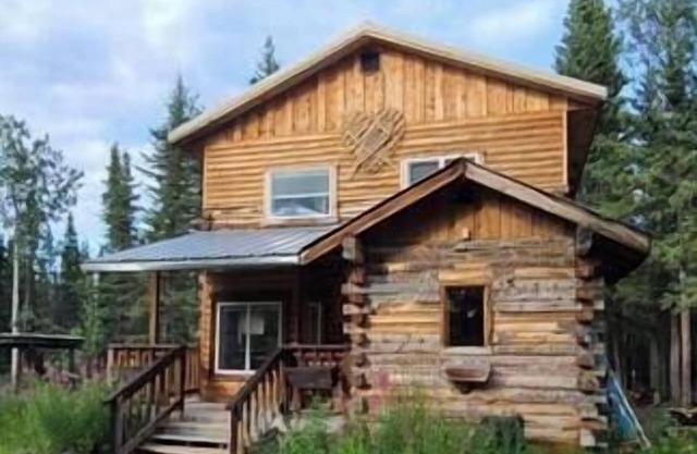 Glacier Cabin: 2 Bedroom 3 Bed Rustic Cabin on WMH