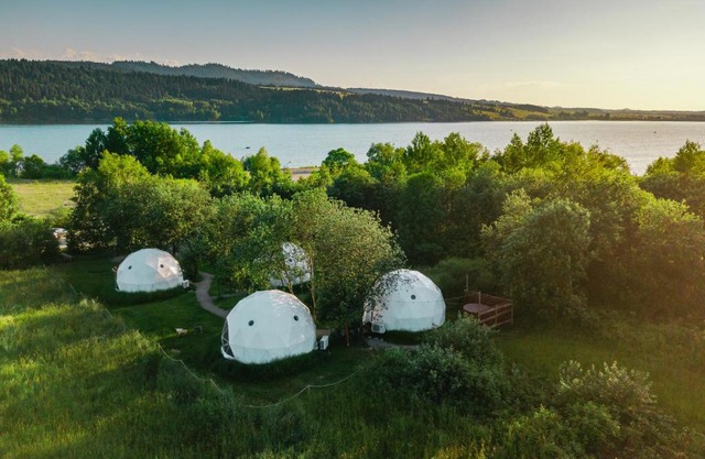 Glamping Biała Czapla z balią nad jeziorem czorsztyńskim