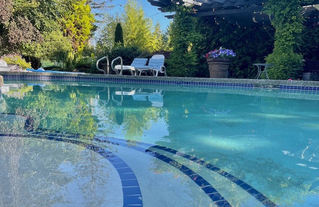 Glamping - Hot Tub & Pool