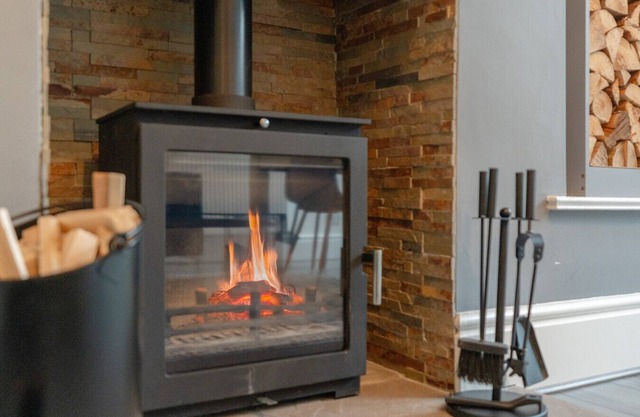 Glenroy Place - sleeps 7 | drive | log burner