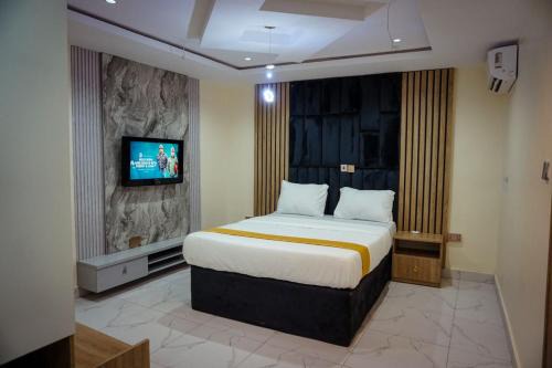 Glitters Apartment