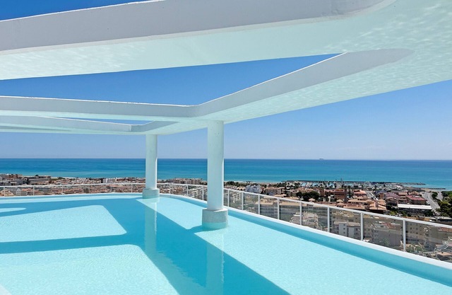 Global Properties: Modern apartment with 2 terraces and 3 rooms