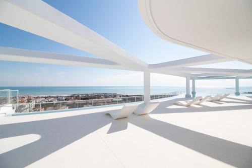 Global Properties, Apartamento de dos terrazas con vistas al mar y piscina en Canet