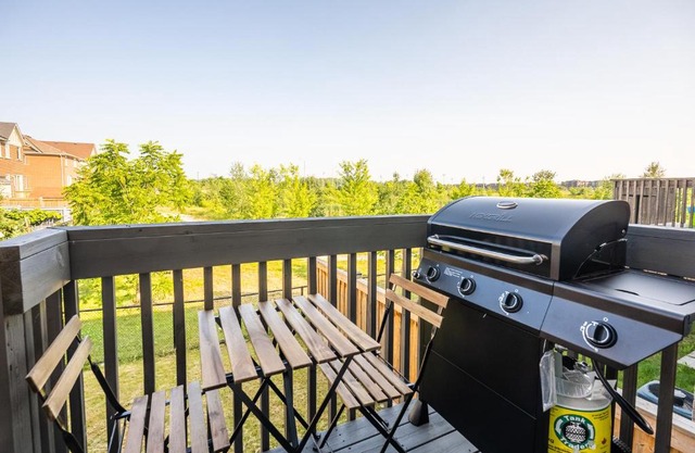 GLOBALSTAY Modern 3 Bedroom House in Brampton