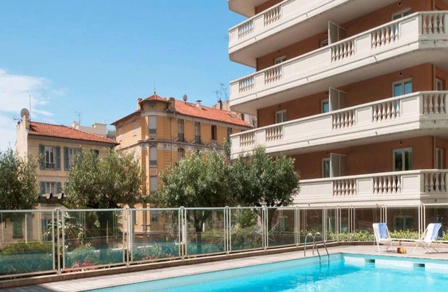 Gloria 2 Pers Pool A/C WiFi