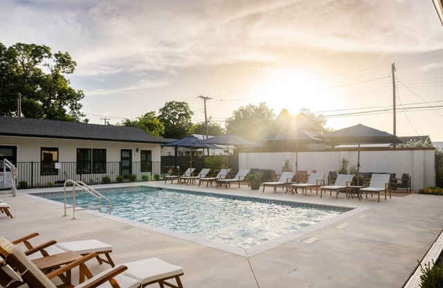 Gloria Inn Unit 3- 5 minutes from Baylor and 2 Blocks to Magnolia