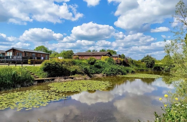 Gold Deluxe 3 Bed sleeps 8 Pet friendly