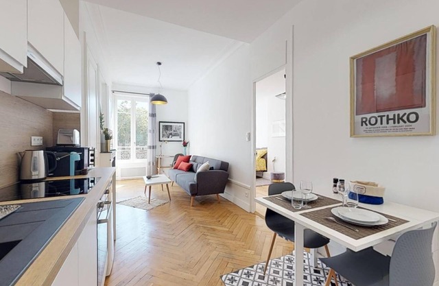 Golden Triangle - 40m² - 1 quiet and bright bedroom