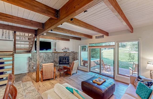 Golf course-adjacent home with private hot tub & washer/dryer - dog-friendly
