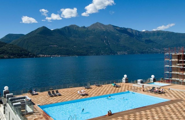 Golfo Gabella Lake Apartments