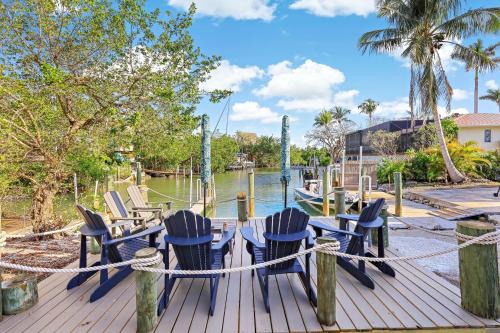 Goodland pet-friendly home with dock and kayaks