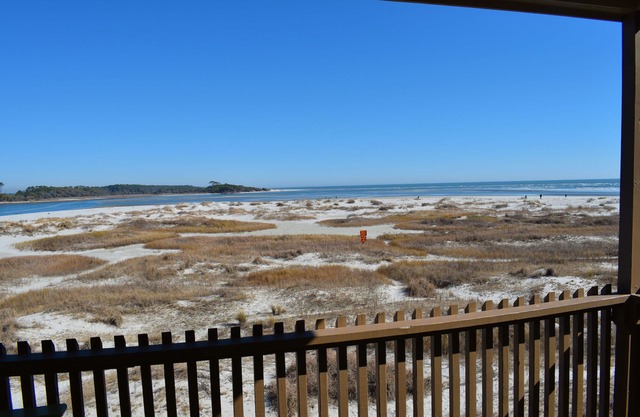 Gorgeous 2 bed 2 bath beachfront condo