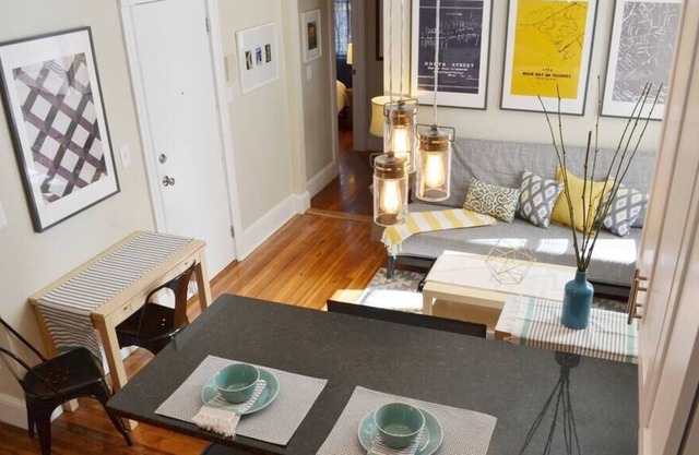 Gorgeous 2 bds- Best North End location w parking